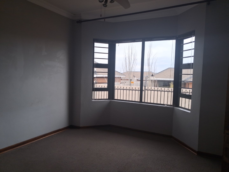 To Let 3 Bedroom Property for Rent in Hillside Free State